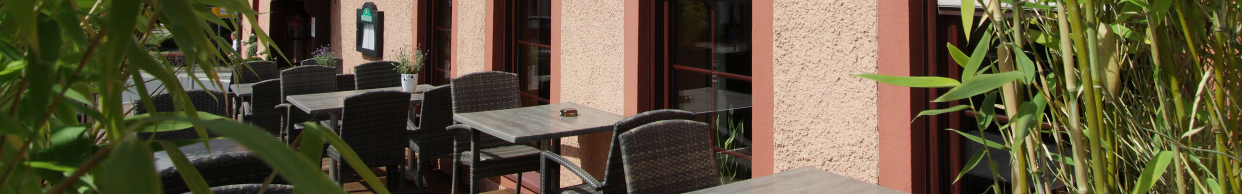 Terrasse vorm Restaurant Reichsadler
